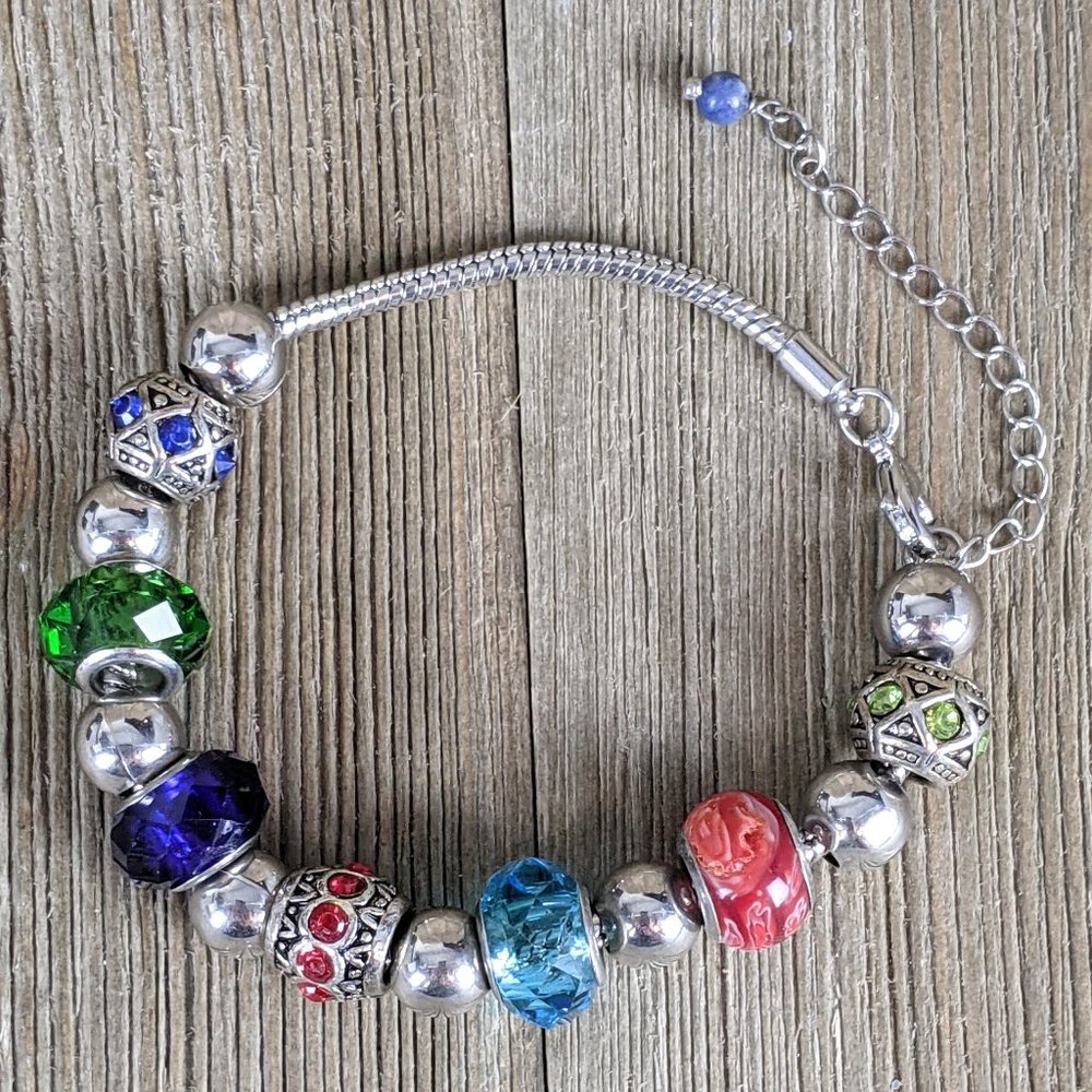 🌟 3/$15 🌟 Silver Tone Beaded Glass Charm Bracelet